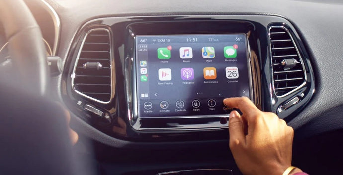 Wie installiere ich CarPlay in meinem Jeep Compass?