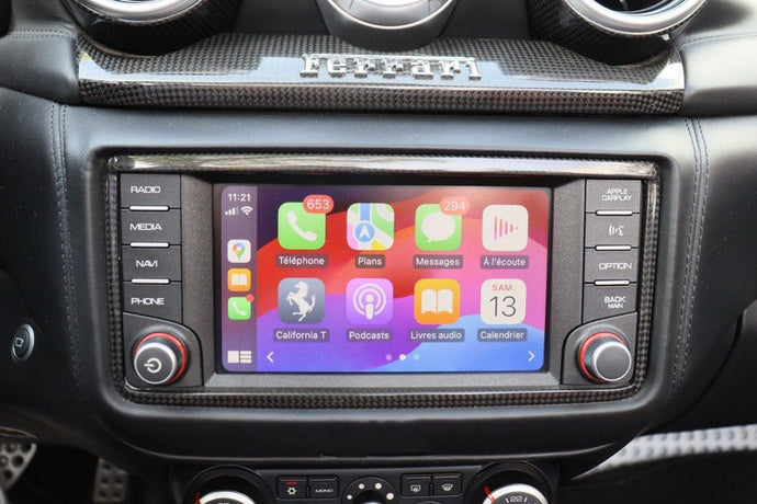 Wie man Apple CarPlay in einem Ferrari California T installiert