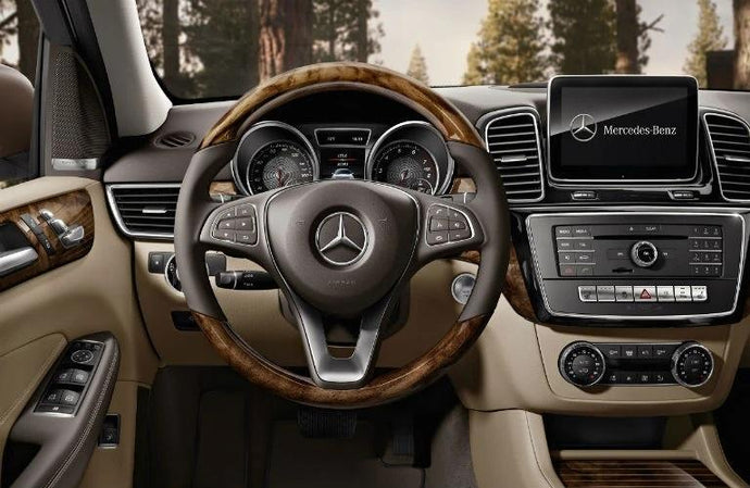 Welche Mercedes-Benz Fahrzeuge haben Apple CarPlay?
