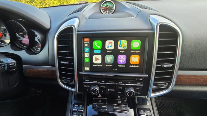 Wie kann ich CarPlay in meinem Porsche Cayenne installieren?
